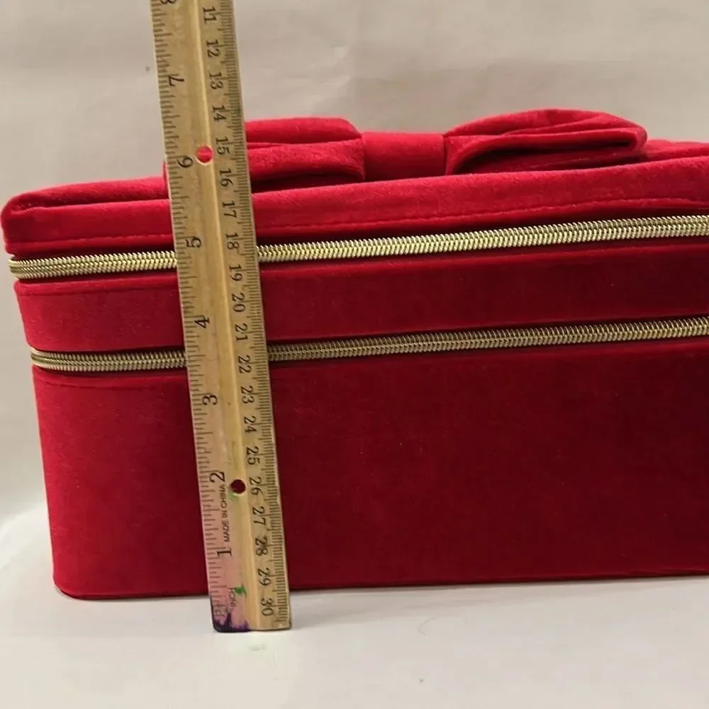 Estée Lauder Red Velvet Makeup Train Case Bow Handle 11 X 7 In 5 1/2 In Tall